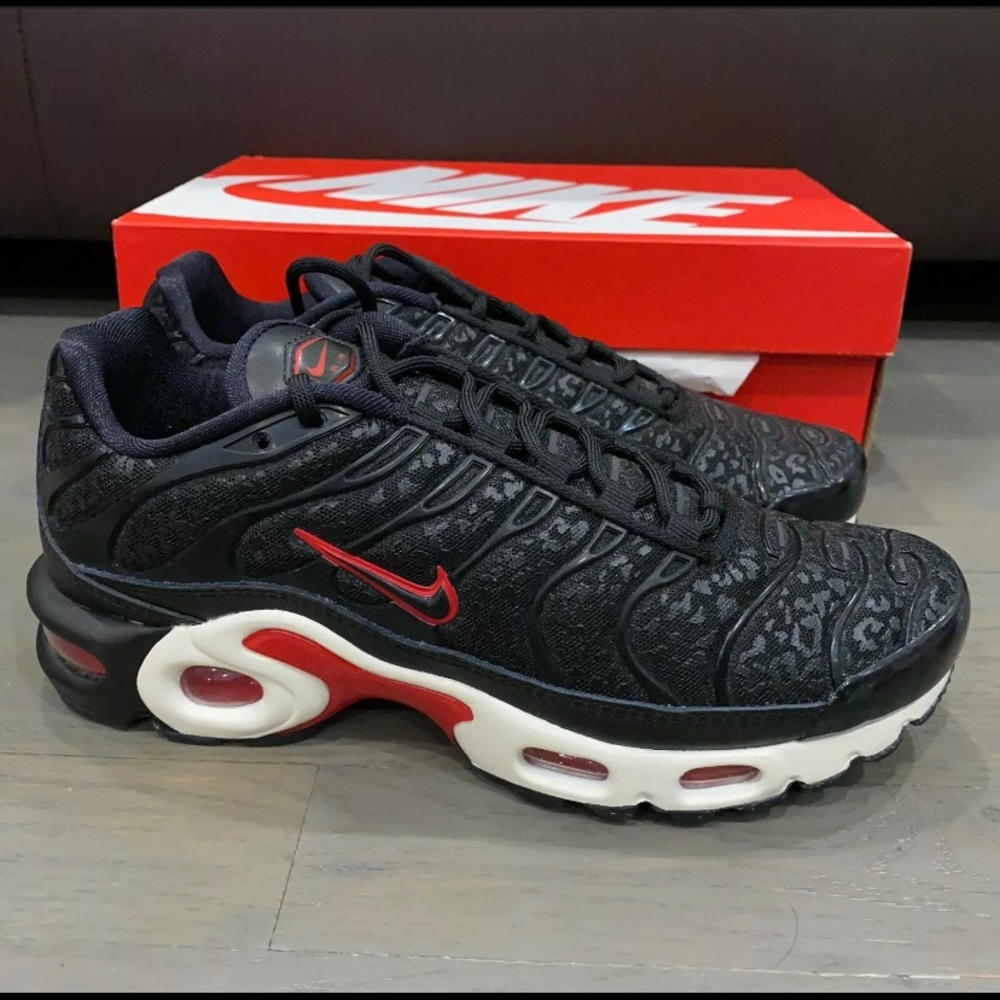 Nike Air Max Plus PRM TN Black Red Shoes Sneakers BV6116-001 Women's sz 7.5 - Picture 4 of 8
